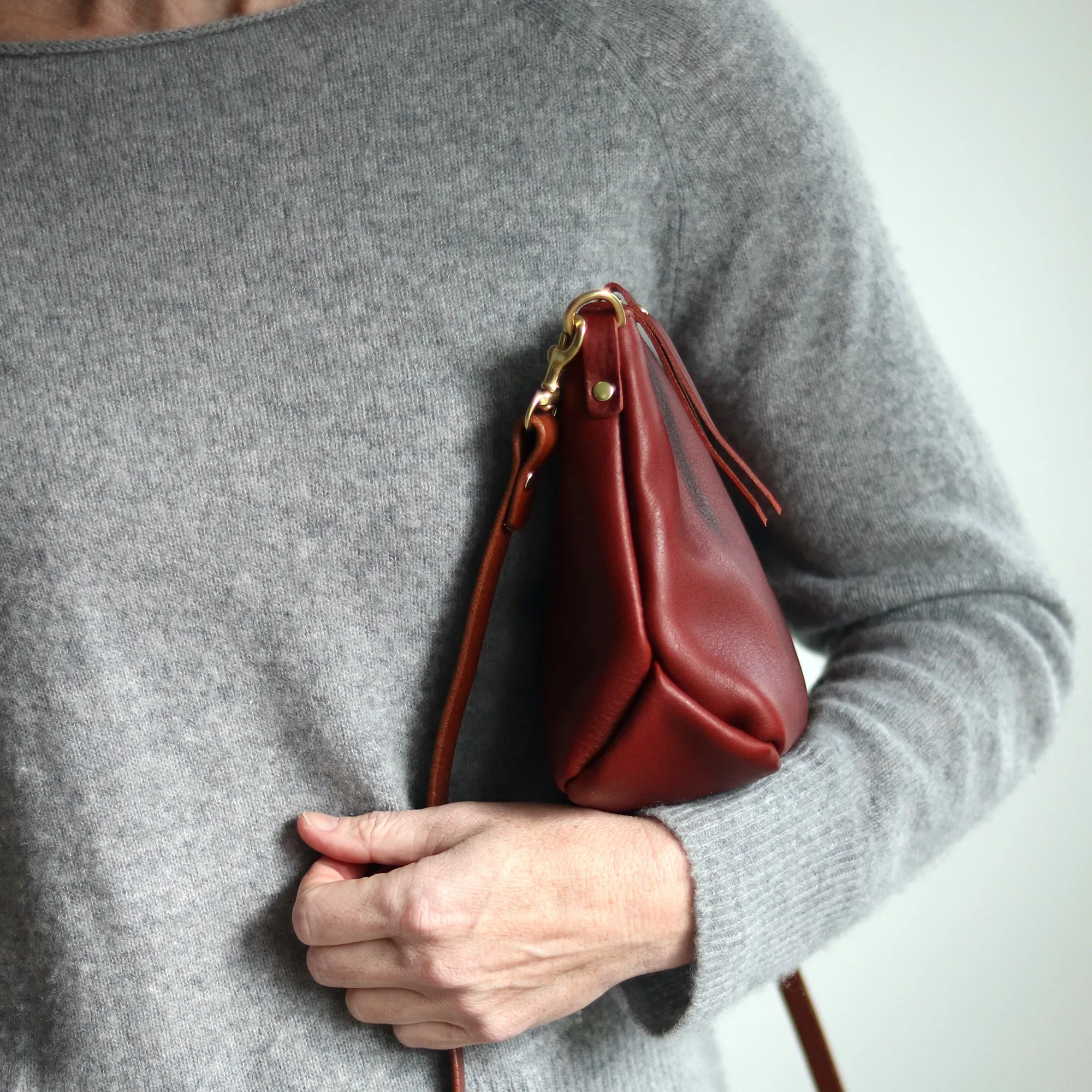 Small Leather Convertible Crossbody Clutch Bag - Red Pebble