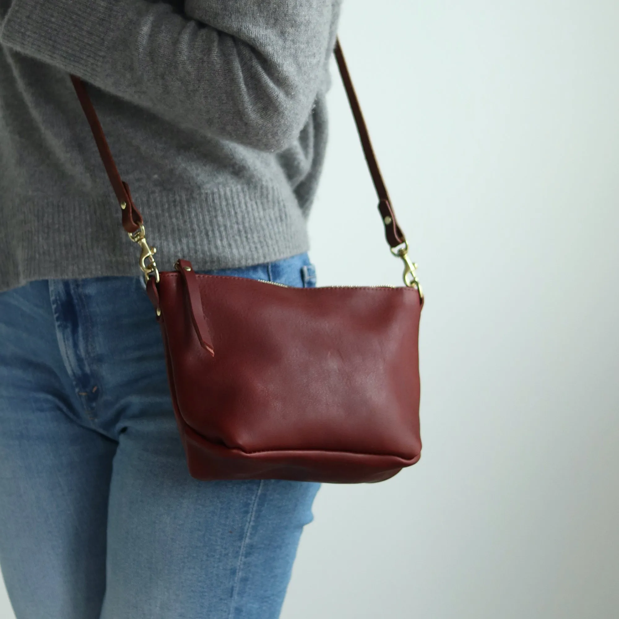 Small Leather Convertible Crossbody Clutch Bag - Red Pebble