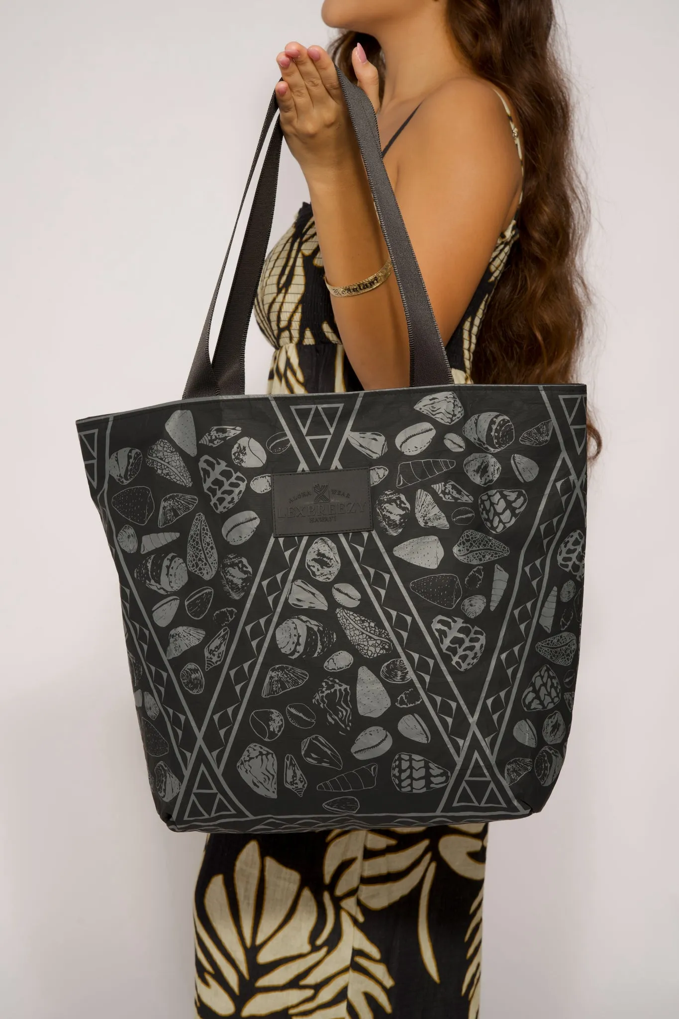 Tita Tote | Black Jingle Shells